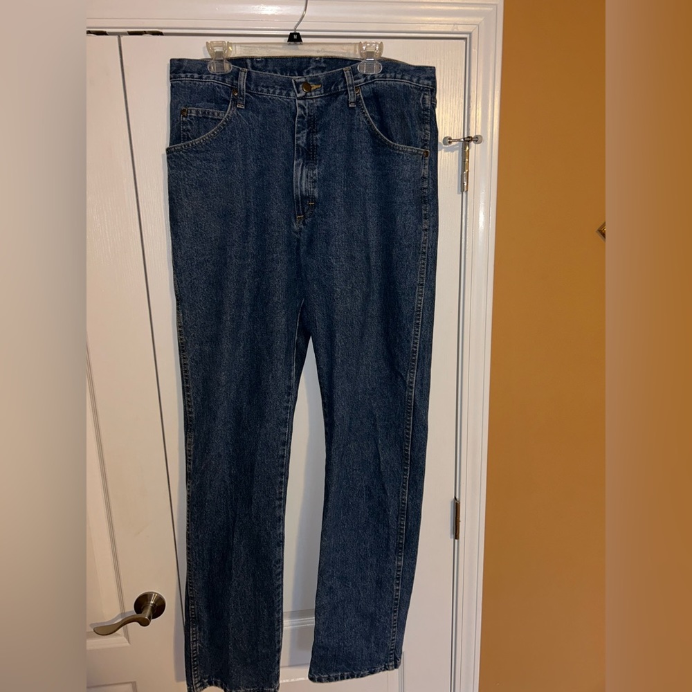 Wrangler blue jeans 36x36